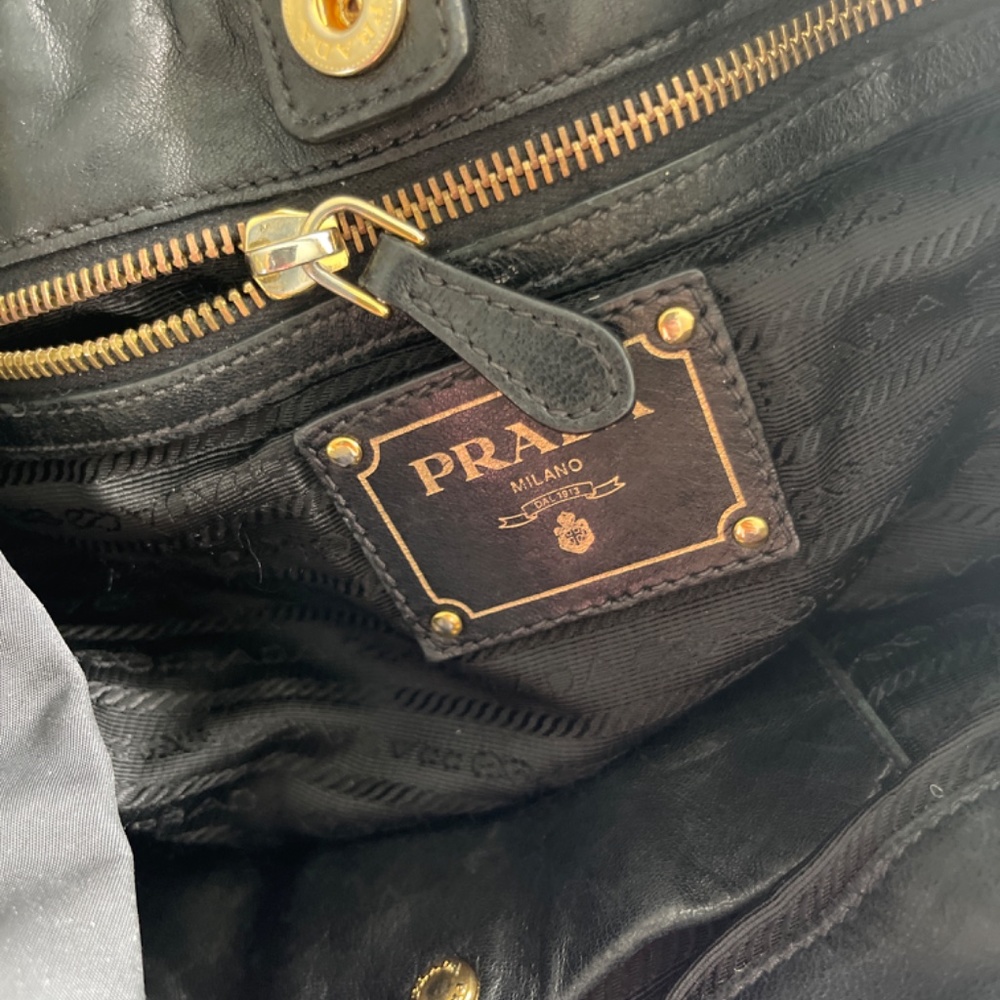 Prada bag - Picture 5 of 6